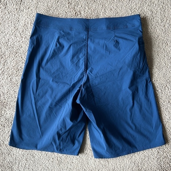 Patagonia Wavefarer Blue 10” Swim Trunks - Picture 2 of 8